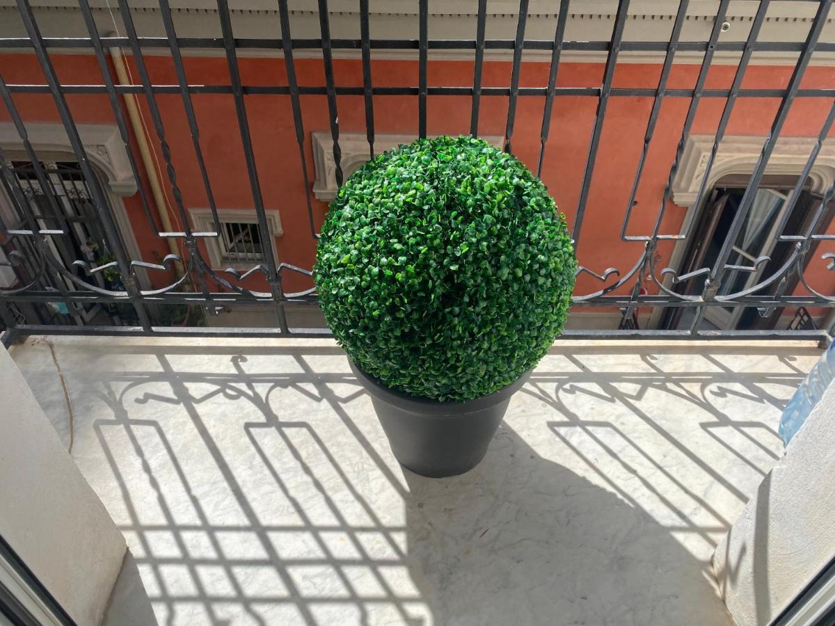 “La Pinta” Elegante Appartamento Al Vomero Nápoles Exterior foto